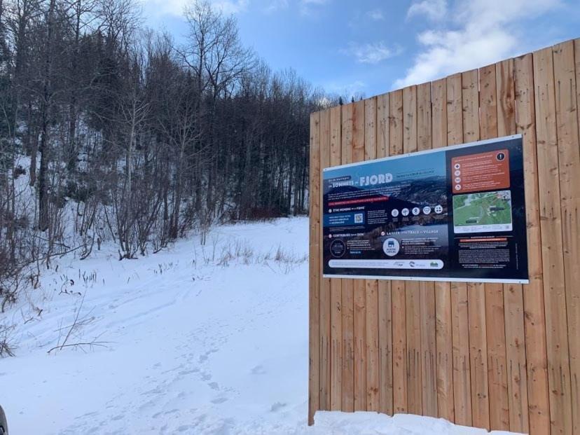 La Cabane Chez Jimmy Petit-Saguenay ภายนอก รูปภาพ