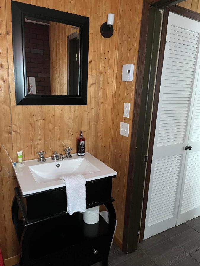 La Cabane Chez Jimmy Petit-Saguenay ภายนอก รูปภาพ