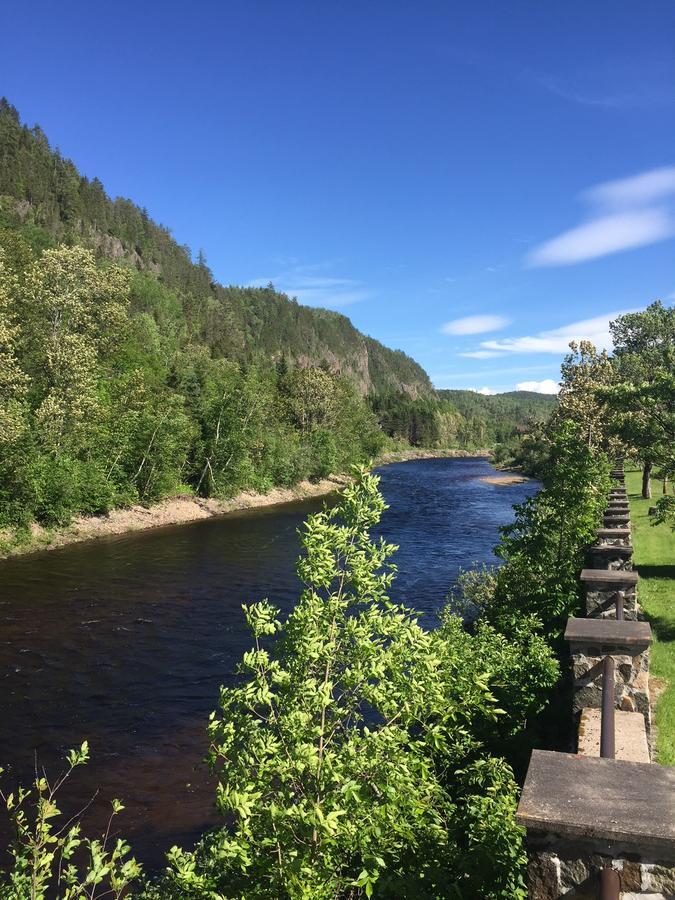 La Cabane Chez Jimmy Petit-Saguenay ภายนอก รูปภาพ